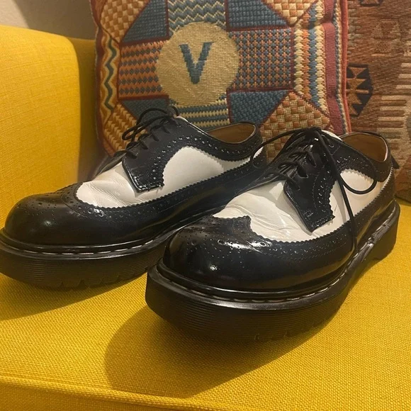 3989 BEX SMOOTH LEATHER BROGUE DR MARTEN VINTAGE SHOES​ - Picture 2 of 6
